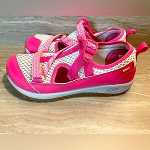 Chaco Odyssey Girls Closed Toe Strappy Sandals Pink/Grey Size 3